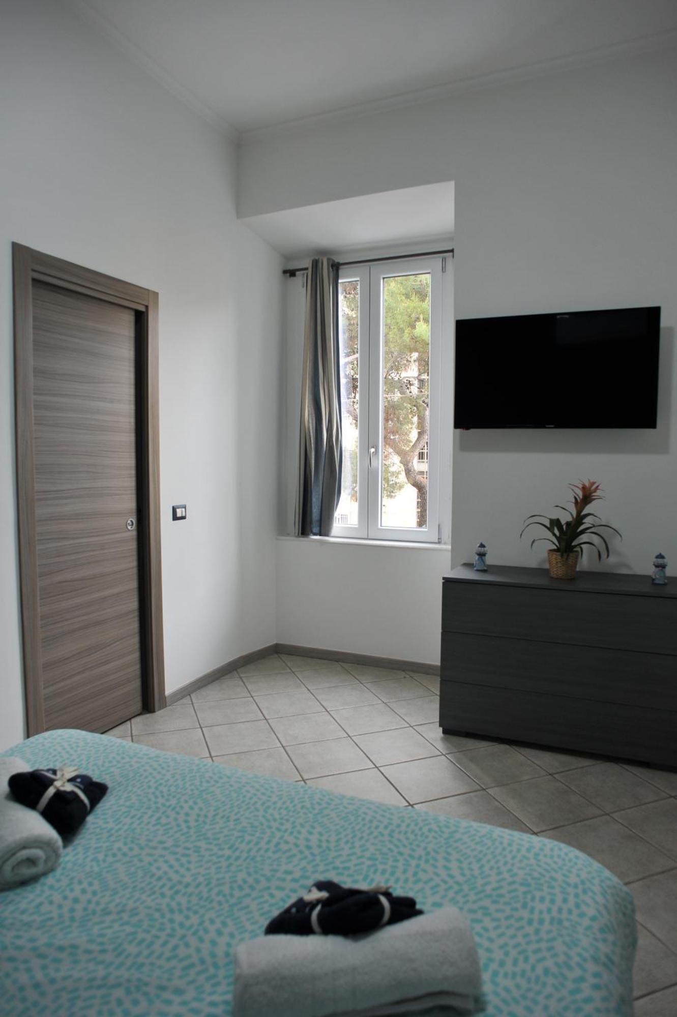 In Center Apartaments Salerno Exterior foto